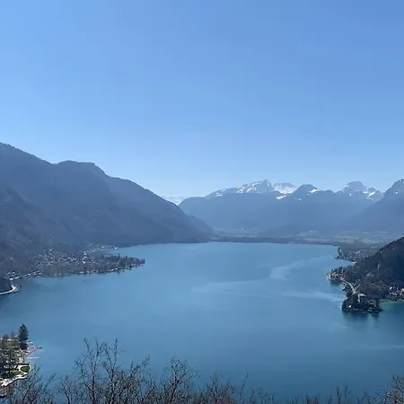 Villa Between Lake & Mountain