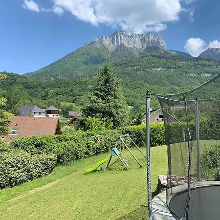 Between Lake & Mountain Villa