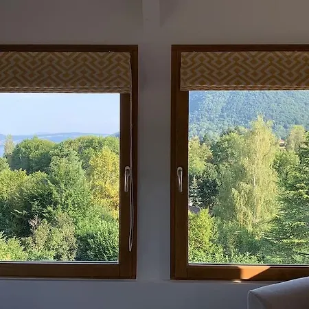 Between Lake & Mountain Villa